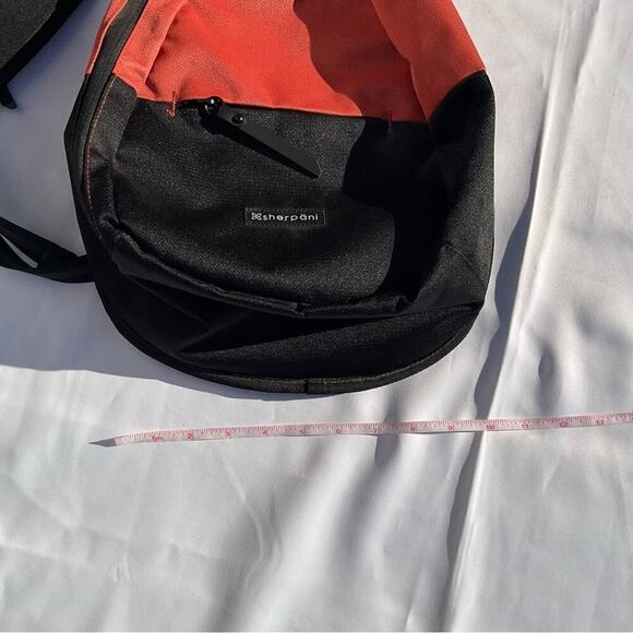 Sherpani Esprit Sling Bag - Picture 7 of 10